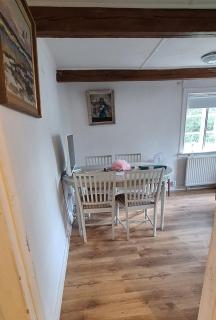 Mysig stuga med närhet till stränder och nöjen - 1