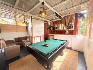 Cozy House with Mini Pool, Billiard, Videoke, and Netflix - 5