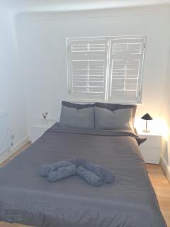 Large Double Room with Own Bathroom and Free Parking - 6