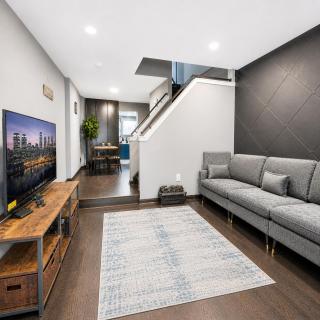 Cozy 2 BR home in South Philly - Easy City Access - 0