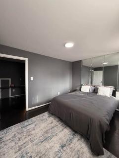 Cozy 2 BR home in South Philly - Easy City Access - 7