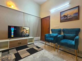Minimalist 4BR Spacious Home, F-6 Islamabad, Near Beverley Center - 8