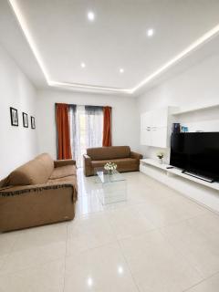Deluxe 3Bedroom Apartment, 3Min Walk to Seafront - Sleeps 10 - 8
