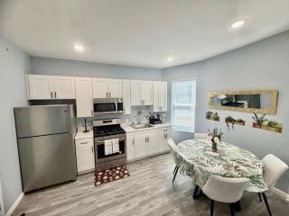 Grand Luxury 1BR Penthouse Suite near Newark Airport - 5