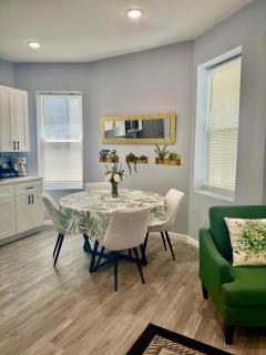 Grand Luxury 1BR Penthouse Suite near Newark Airport - 4