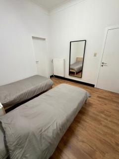 Prime Antwerp Location, Stylish 2BR Apartment - 4