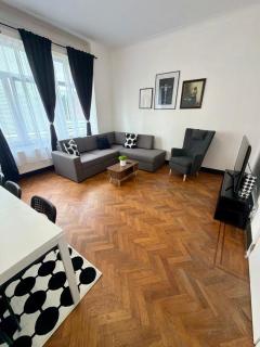 Prime Antwerp Location, Stylish 2BR Apartment - 8