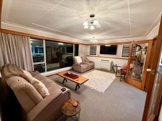 Comfort & Warmth at Stag Lodge Near Queens Park - 9