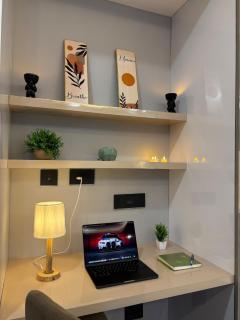 Cozy Luxury Studio, Couple getaway & staycation, City Views - 7