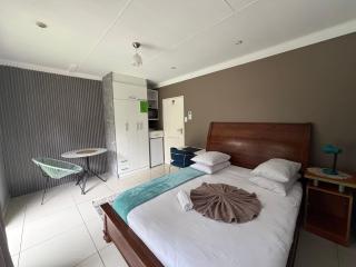 Room 2 at 39 Hoog Polokwane - 2