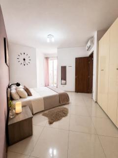 Deluxe 3-Bedroom Apartment with Jacuzzi, Prime Location, Close to Paceville and Seafront - 8