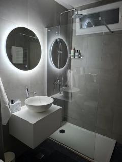 "Book Me" Apartment - Zagreb - Free Public Parking in Front - 6