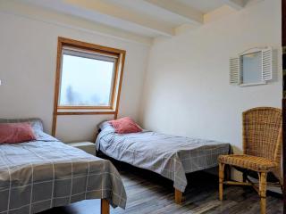 Sunlit Holiday Home by the Sea - 5