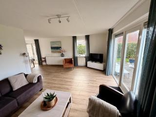 Bungalow in Breskens near Beach and Dunes - 3