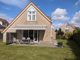 Bungalow in Breskens near Beach and Dunes - 6