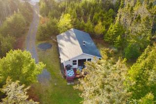 Waterfront Cottage 3BR Pet Friendly - 0