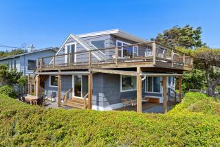 Gorgeous dog-friendly home with spectacular ocean views & deck - walk to Main St - 8