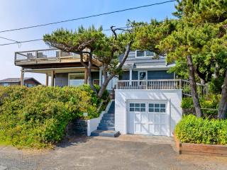 Gorgeous dog-friendly home with spectacular ocean views & deck - walk to Main St - 6