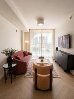 1 Br King Suite Sofa Bed Sleeps 4 Kitchen - 8