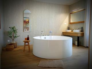 Le Nid Poudré - Suite romantique baignoire îlot - 9