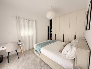 Catch the Vibe - Your 3BR&2BA Cozy Cretan Escape - 3