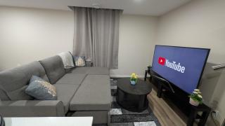 The Stillwater Suite Cozy, Modern with Private Workspace near WEM and Airport - 0