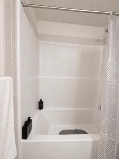 Cozy Private 1BR Basement Suite - 5