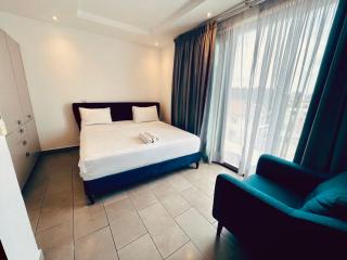 Stunning 1-Bedroom Apartment at Edge - 7