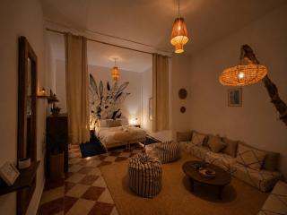 Medina Lofty Art Apartment & Sauna Fibre-Optic - 2