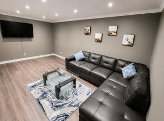 Elegant 3BR Townhome with Lounge & Parking - 9