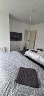 Stay near Derby city centre, hospital & train station - 0