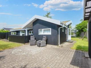 6 person holiday home in Juelsminde-By Traum - 2