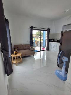 Smart TV, 5 min to Beaches, Yoga, Shops, King Bed, Cotton Sheets - 0