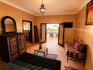 Villa with traditional swimming pool near the sea - 4