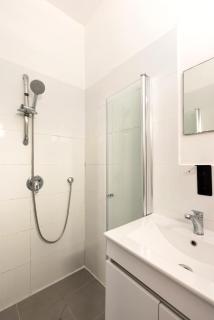 Localz House- Trumpeldor Beach - 7