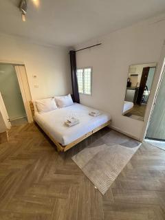Localz House- Trumpeldor Beach - 1