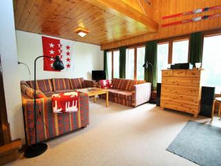 Spacious chalet in Randogne near Crans Montana - Randogne - 9
