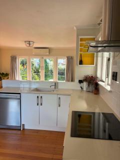 Wisteria Cottage - 2