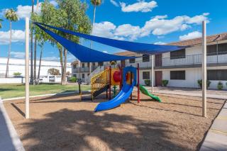 2BR Pool Hot Tub Kids Playground & BBQ Area - 8