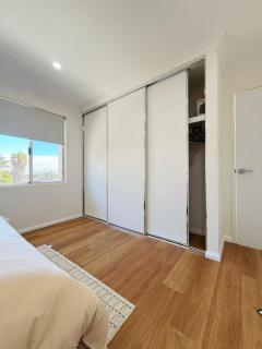 The Cozy Ensuite near Perth Airport CBD and Beach - 3