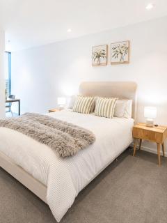 Walk To Crown & Yarra - Parking, Pool & Gym - 1