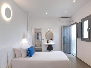 Tatakis Design Hotel, Fira - 3
