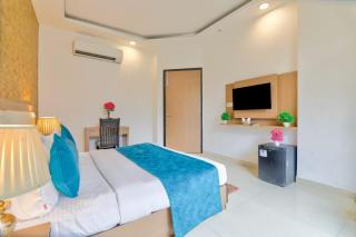 Hotel The Sky Nest Suites Inn Near IGI Airport - 5