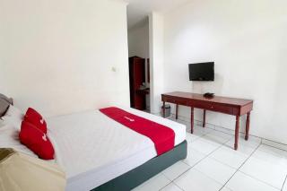 RedDoorz at Rudian Hotel by Oasis Cisarua - 4