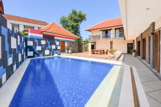 RedDoorz at Putri Inn Homestay Sanur - 6