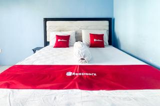 RedDoorz at Putri Inn Homestay Sanur - 3