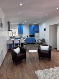 Northcliff cottage with backup water and solar - 0