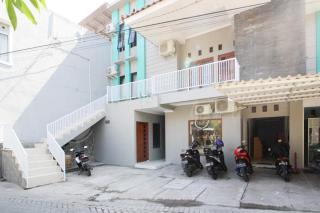 RedDoorz near UGM 3 - 7