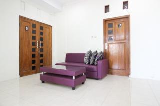 RedDoorz near UGM 3 - 4