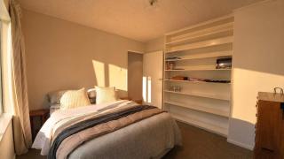 Mountain & Lake Views, Rooftop Deck, Sleeps 4 - Family Home Near Lake Wānaka - 4
